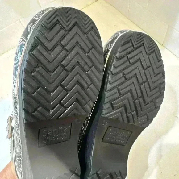 NEW SANITA ESTELLE CLOGS BLACK GREY SUGAR SKULLS & PAISLEY PATENT LEATHER 38 - Picture 11 of 15